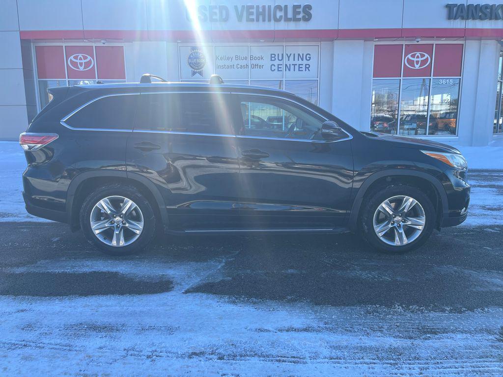used 2015 Toyota Highlander car, priced at $18,216