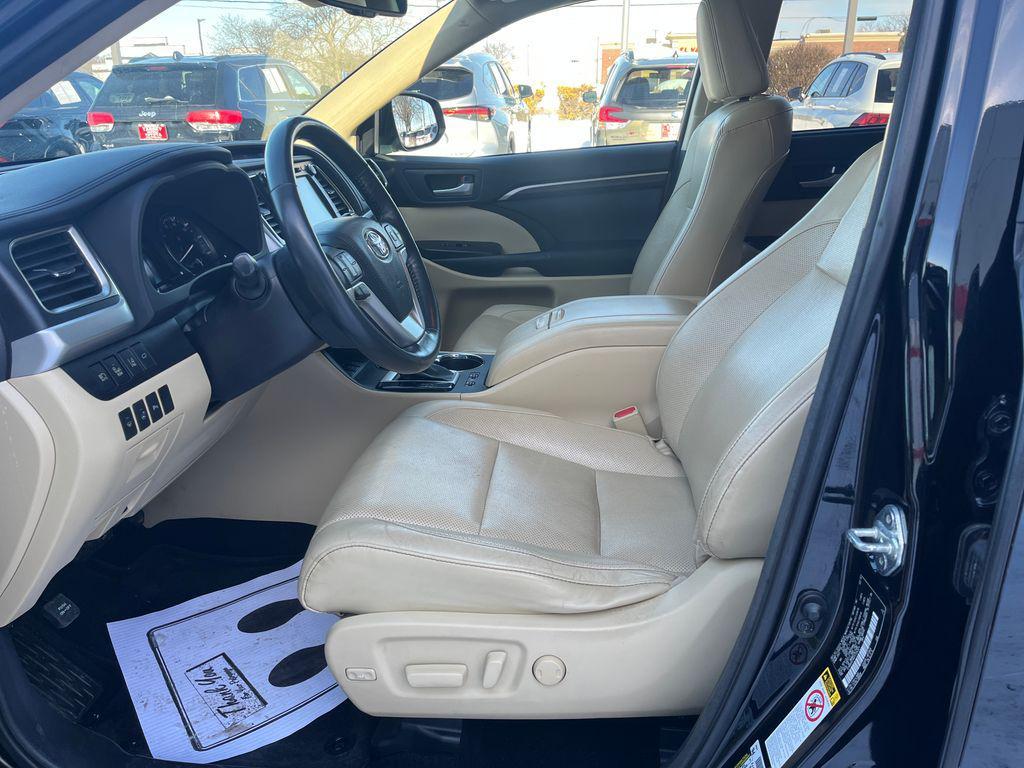 used 2015 Toyota Highlander car, priced at $18,216
