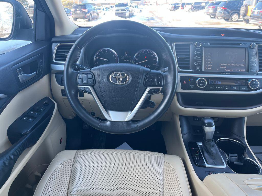 used 2015 Toyota Highlander car, priced at $18,216