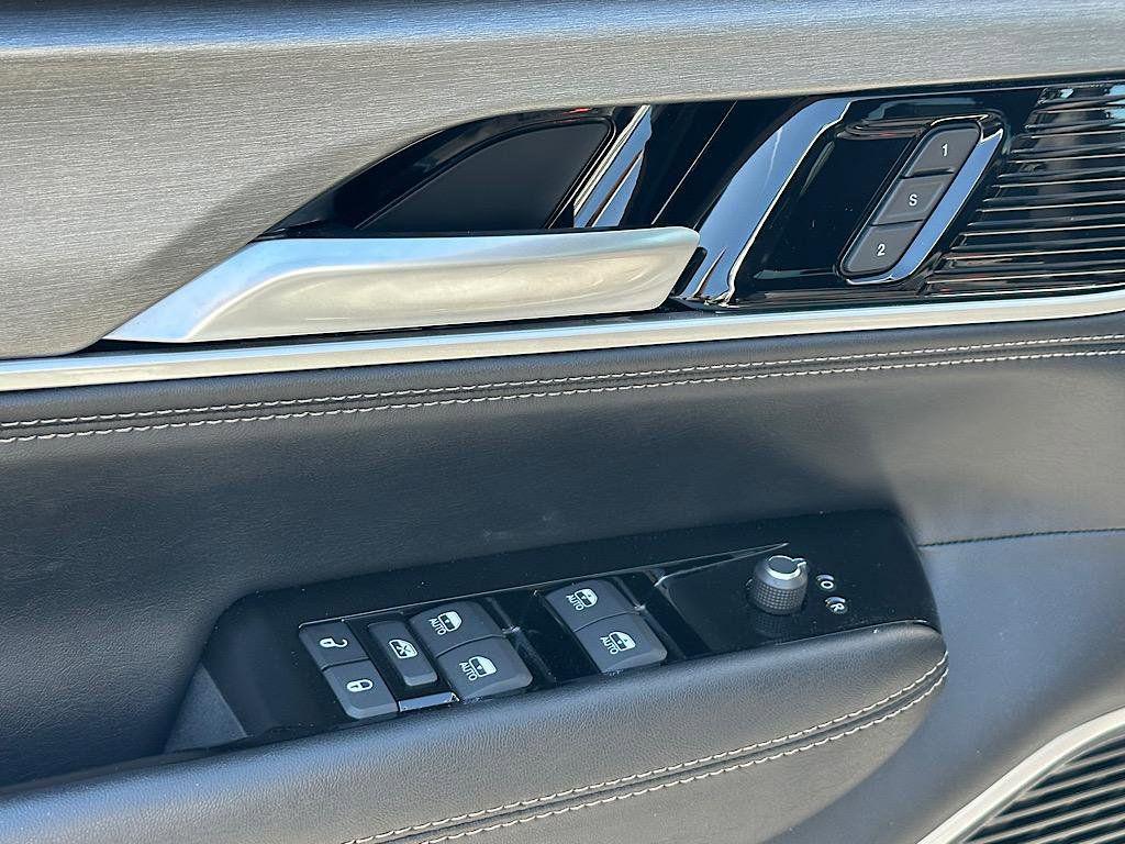 used 2025 Jeep Wagoneer L car, priced at $53,387