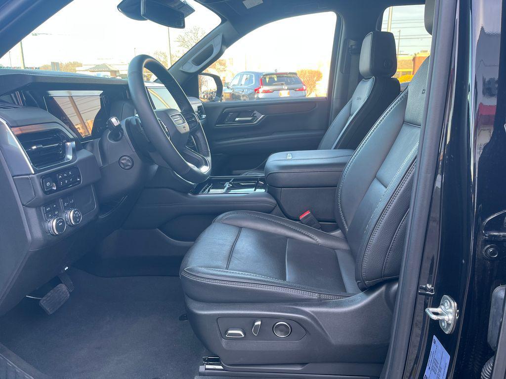 used 2025 GMC Yukon car, priced at $68,933