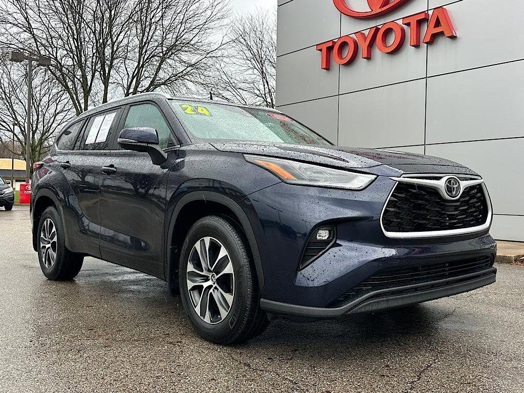 used 2024 Toyota Highlander car, priced at $41,810