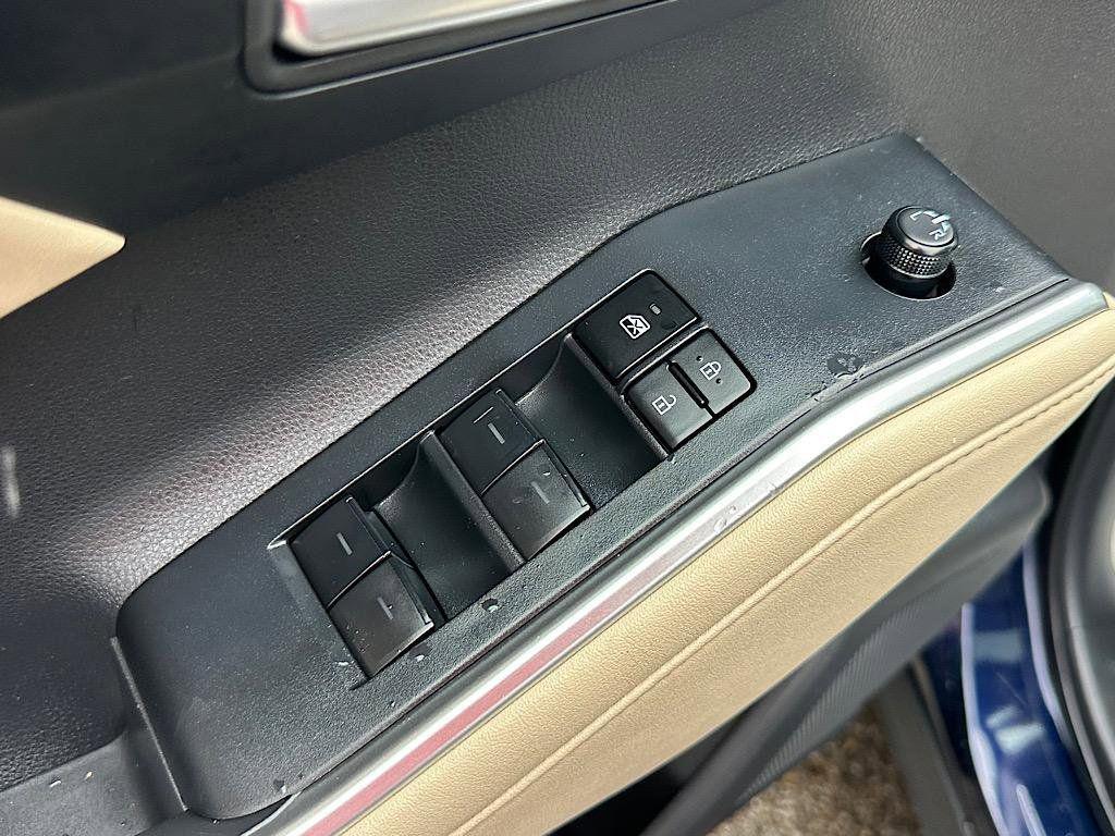 used 2024 Toyota Highlander car, priced at $41,810