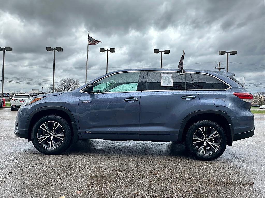 used 2018 Toyota Highlander Hybrid car, priced at $21,906