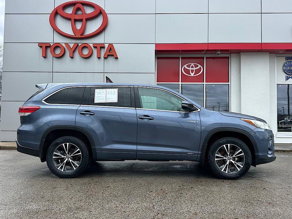 used 2018 Toyota Highlander Hybrid car, priced at $21,906