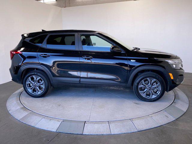 used 2025 Kia Seltos car, priced at $25,988