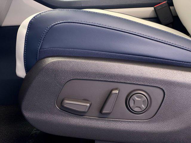 new 2026 Kia Carnival Hybrid car, priced at $51,815