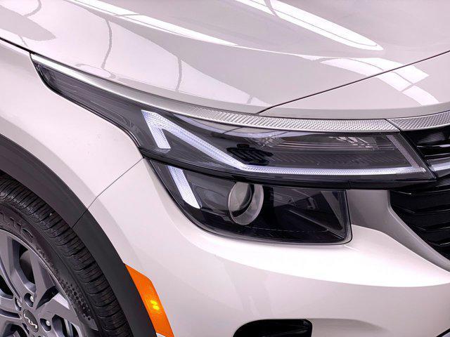 new 2026 Kia Seltos car, priced at $28,870