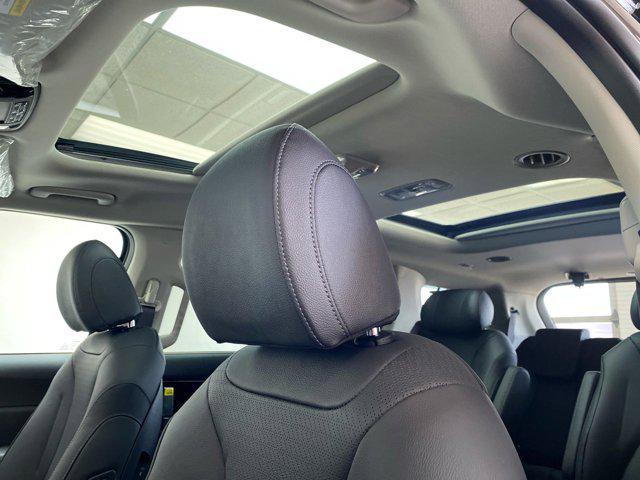 new 2026 Kia Carnival Hybrid car, priced at $55,365