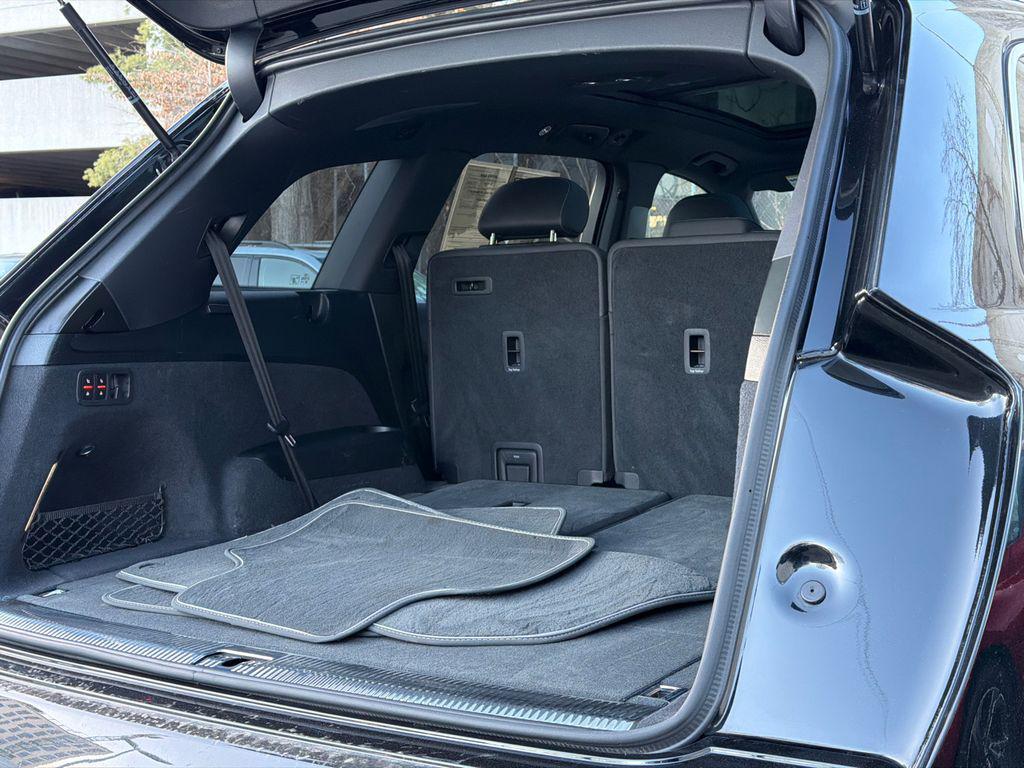 used 2025 Audi Q7 car, priced at $47,500