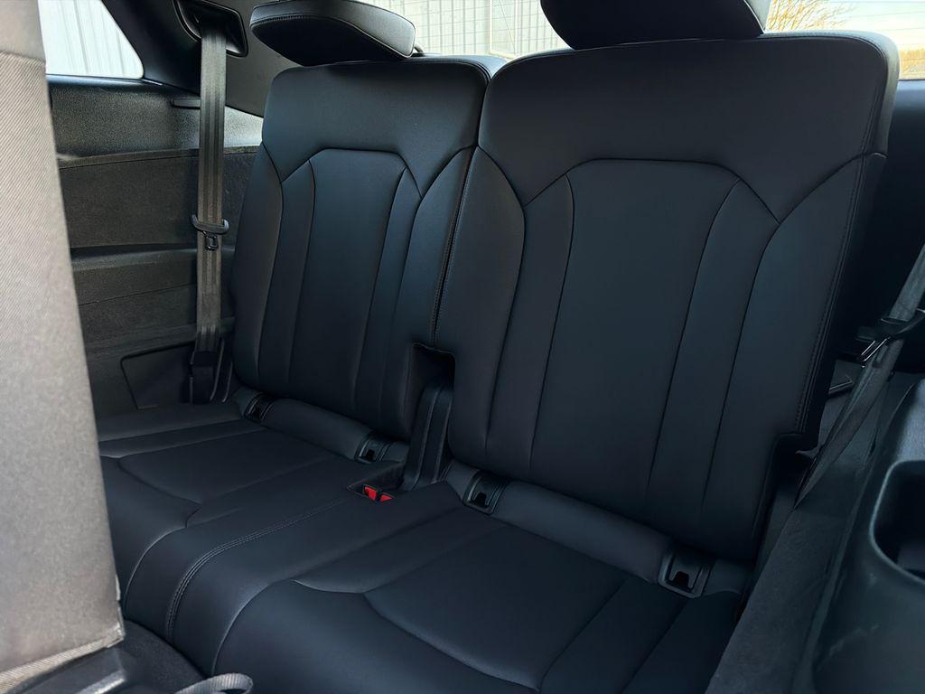 used 2025 Audi Q7 car, priced at $47,500