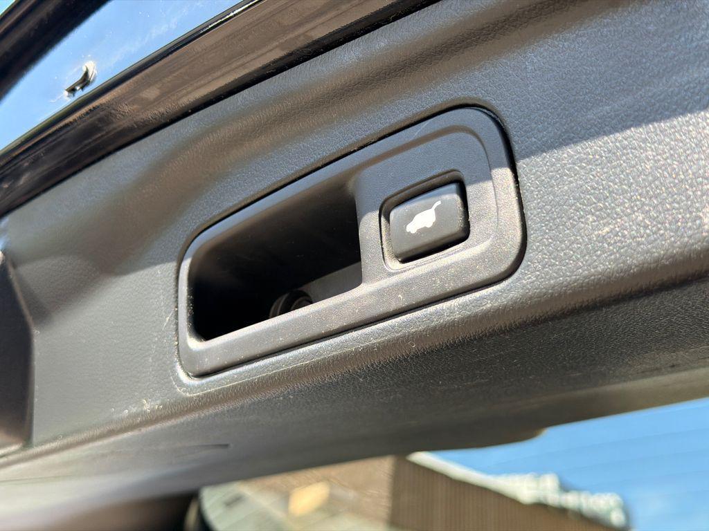 used 2021 Honda Pilot car, priced at $28,999