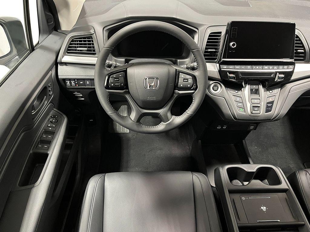 new 2026 Honda Odyssey car, priced at $42,637