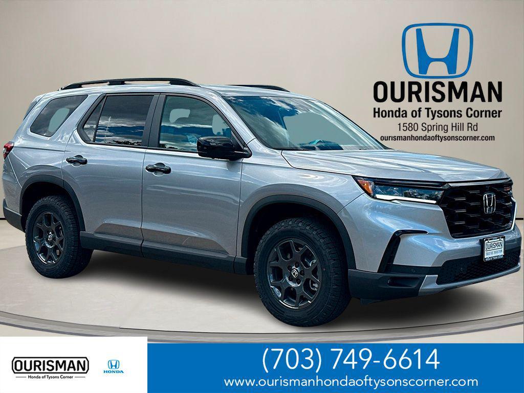 new 2025 Honda Pilot car, priced at $48,192