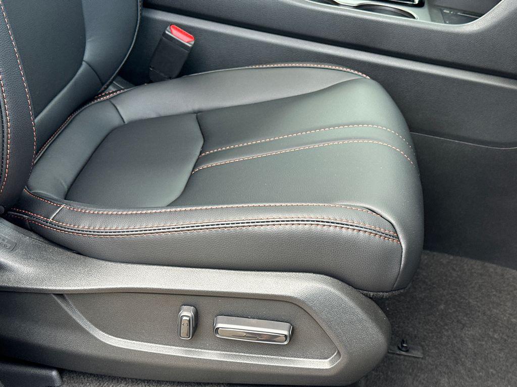 new 2025 Honda Pilot car, priced at $48,192