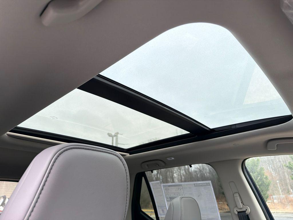 new 2025 Honda Pilot car, priced at $48,739