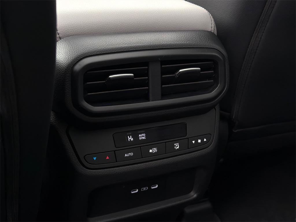 new 2025 Honda Pilot car, priced at $48,739