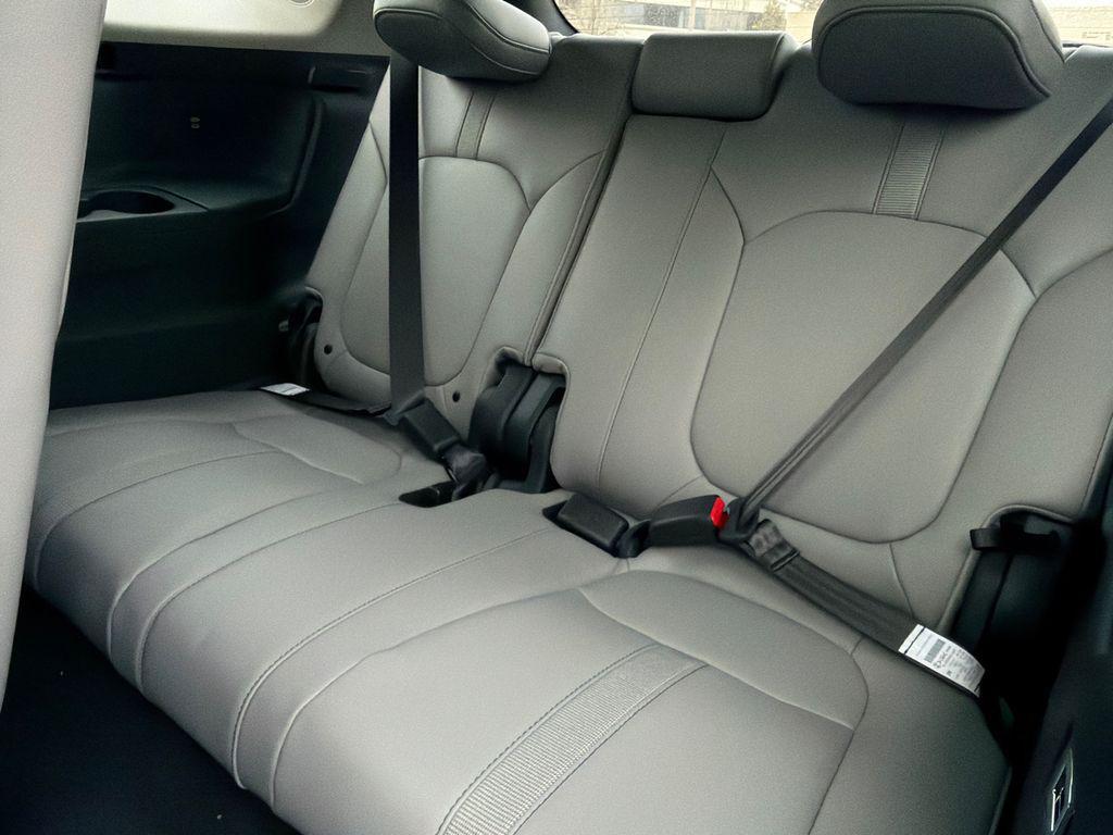 new 2025 Honda Pilot car, priced at $48,739