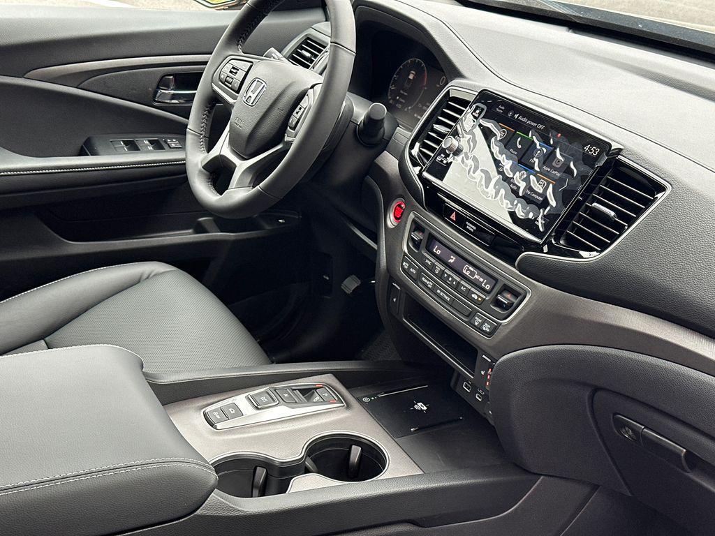 new 2025 Honda Ridgeline car, priced at $39,832