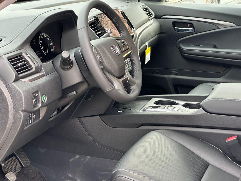 new 2025 Honda Ridgeline car, priced at $43,701