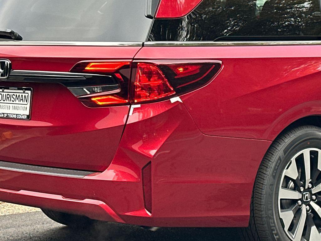 new 2026 Honda Odyssey car, priced at $42,508