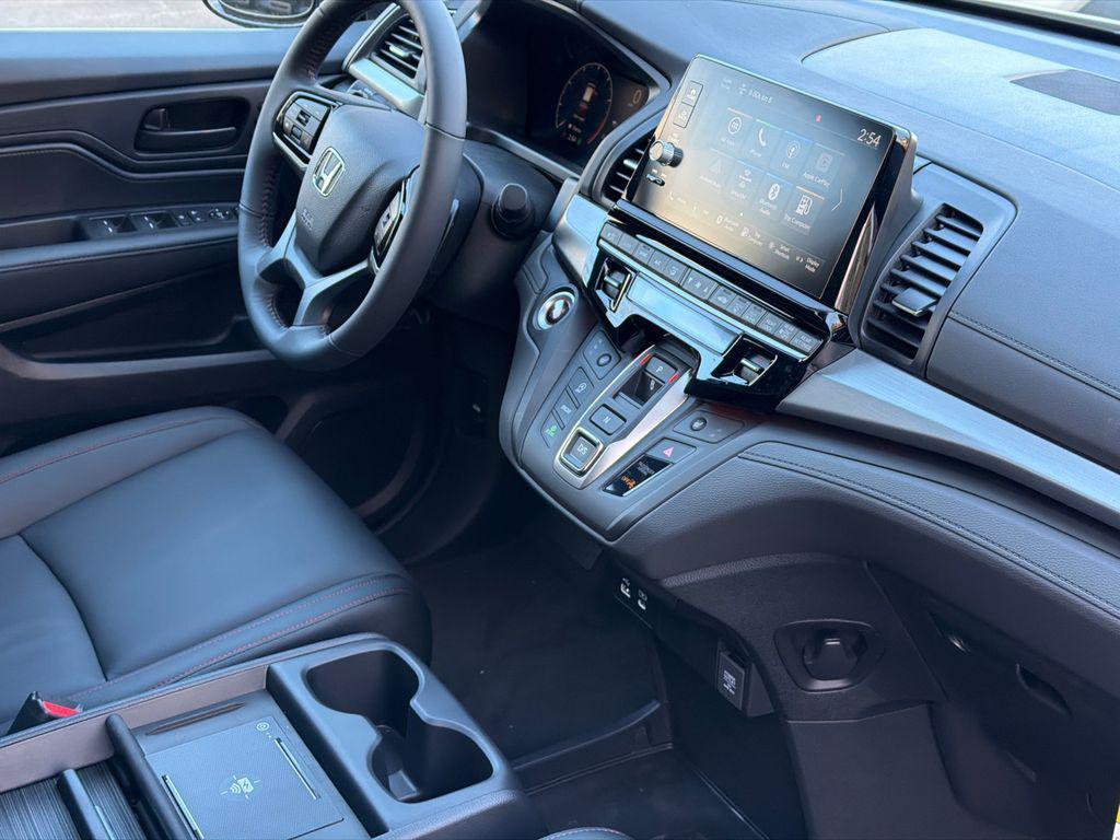 new 2026 Honda Odyssey car, priced at $44,470