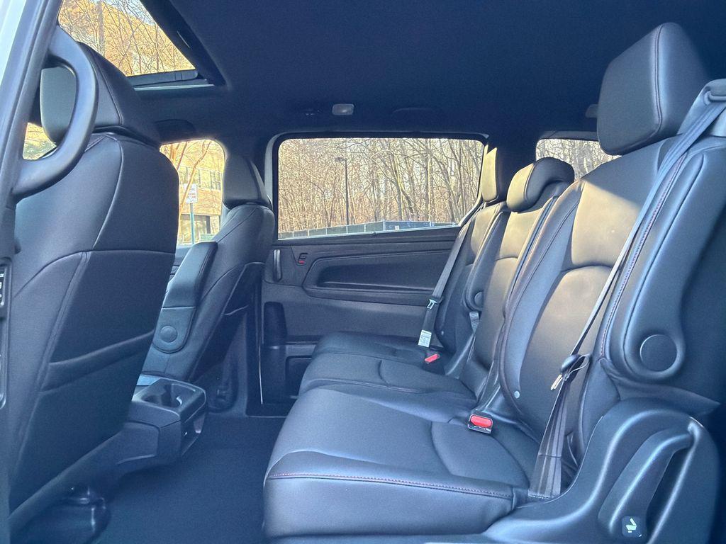 new 2026 Honda Odyssey car, priced at $44,470