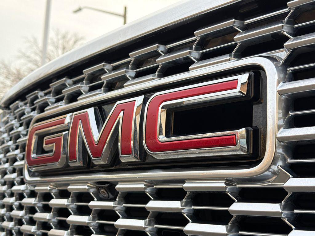 used 2022 GMC Yukon XL car, priced at $55,000