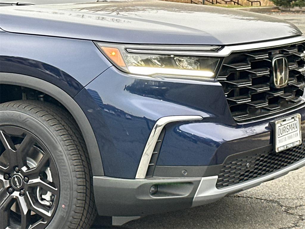 new 2025 Honda Pilot car, priced at $48,964