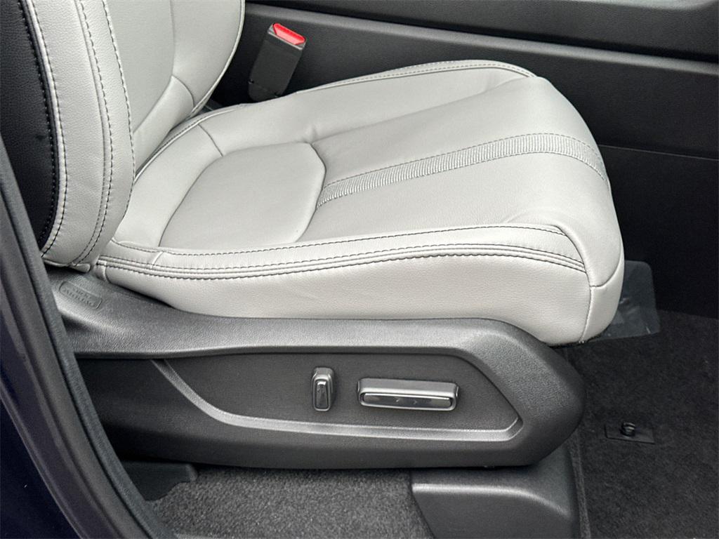 new 2025 Honda Pilot car, priced at $48,964