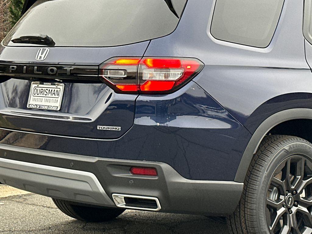 new 2025 Honda Pilot car, priced at $48,964