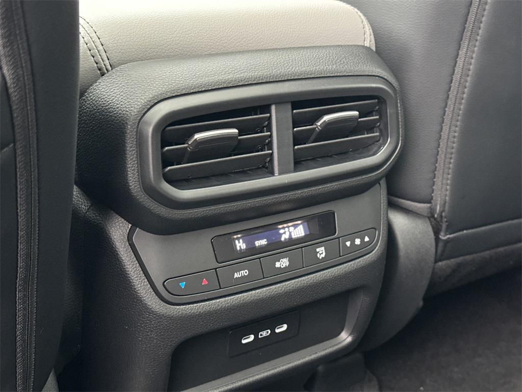 new 2025 Honda Pilot car, priced at $48,964