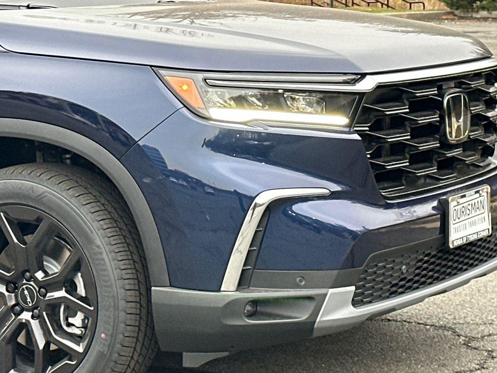 new 2025 Honda Pilot car, priced at $48,964
