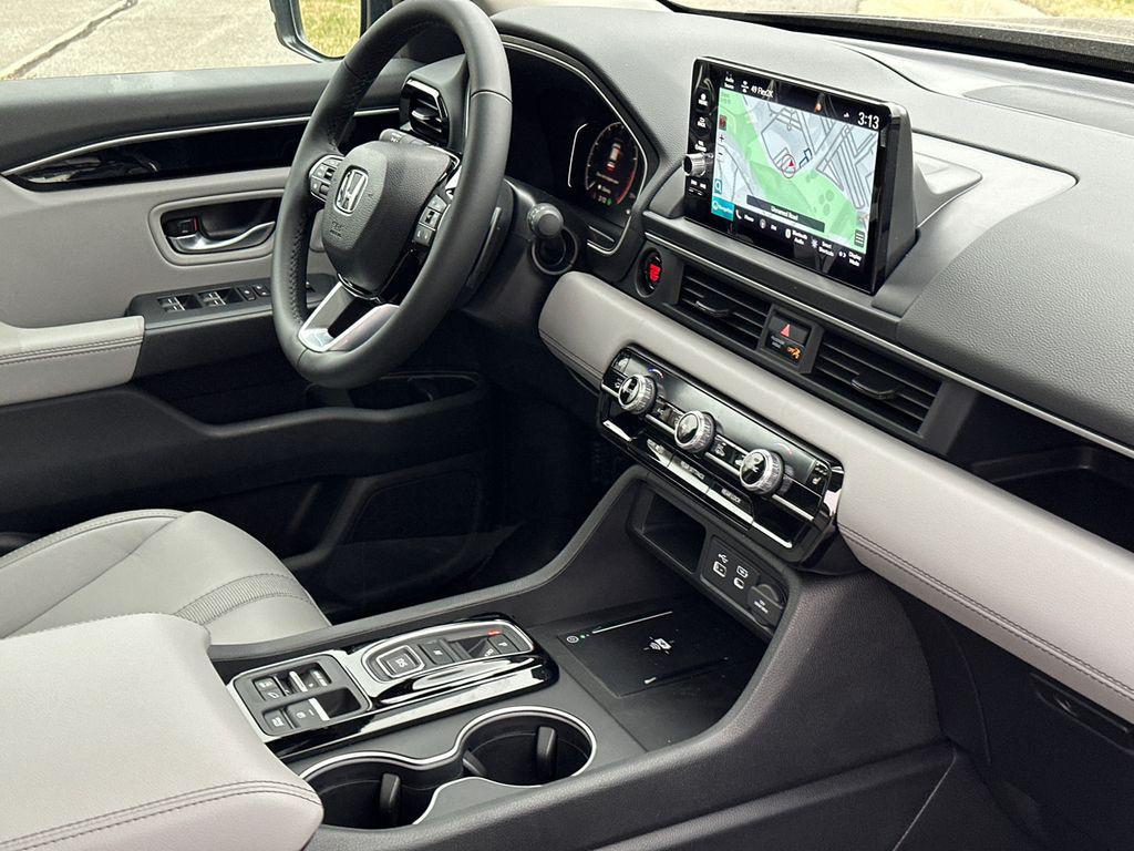 new 2025 Honda Pilot car, priced at $48,964