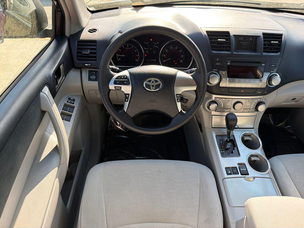 used 2011 Toyota Highlander car, priced at $13,500