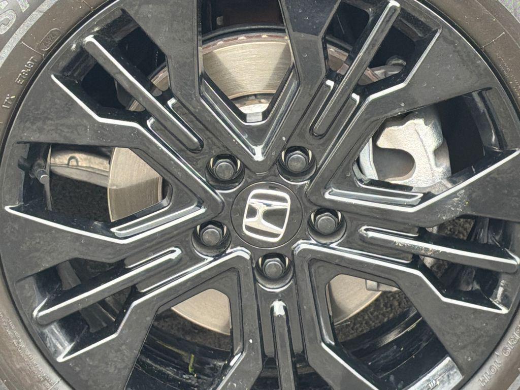 used 2025 Honda Odyssey car, priced at $38,000