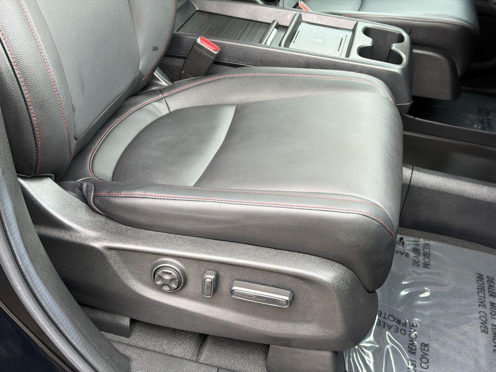 used 2025 Honda Odyssey car, priced at $38,000