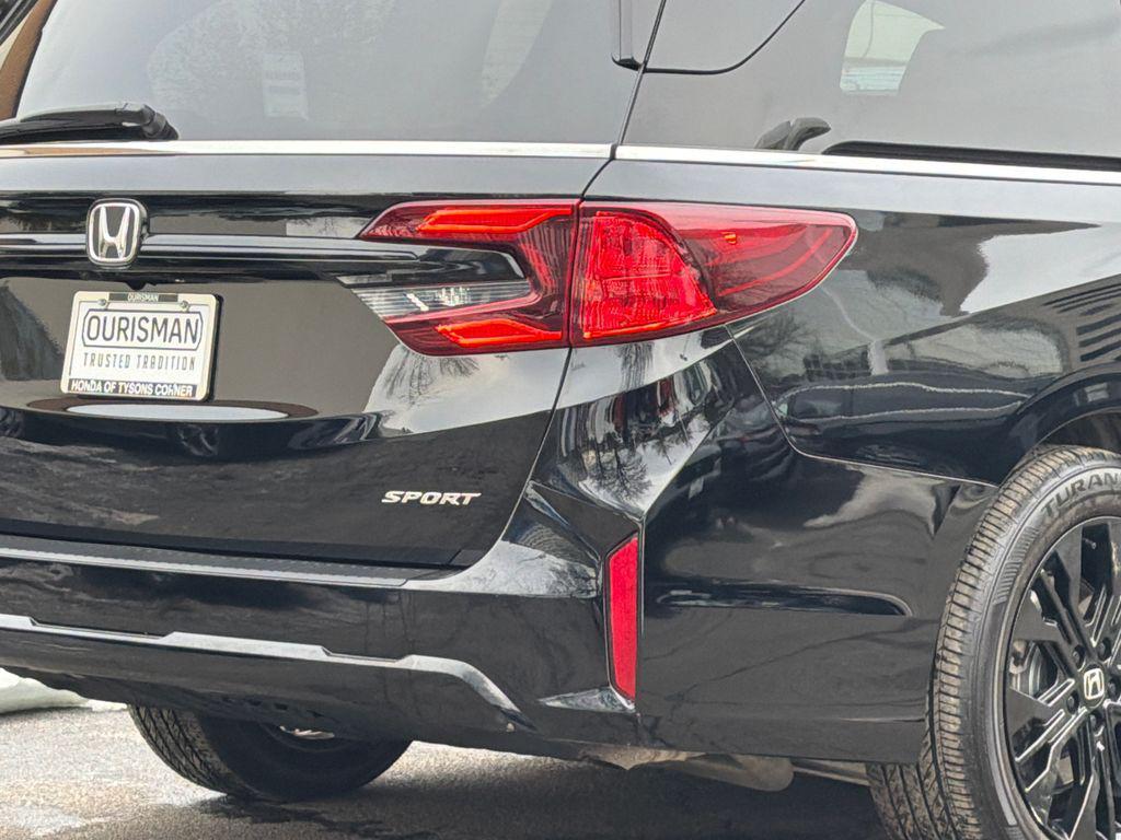 used 2025 Honda Odyssey car, priced at $38,000