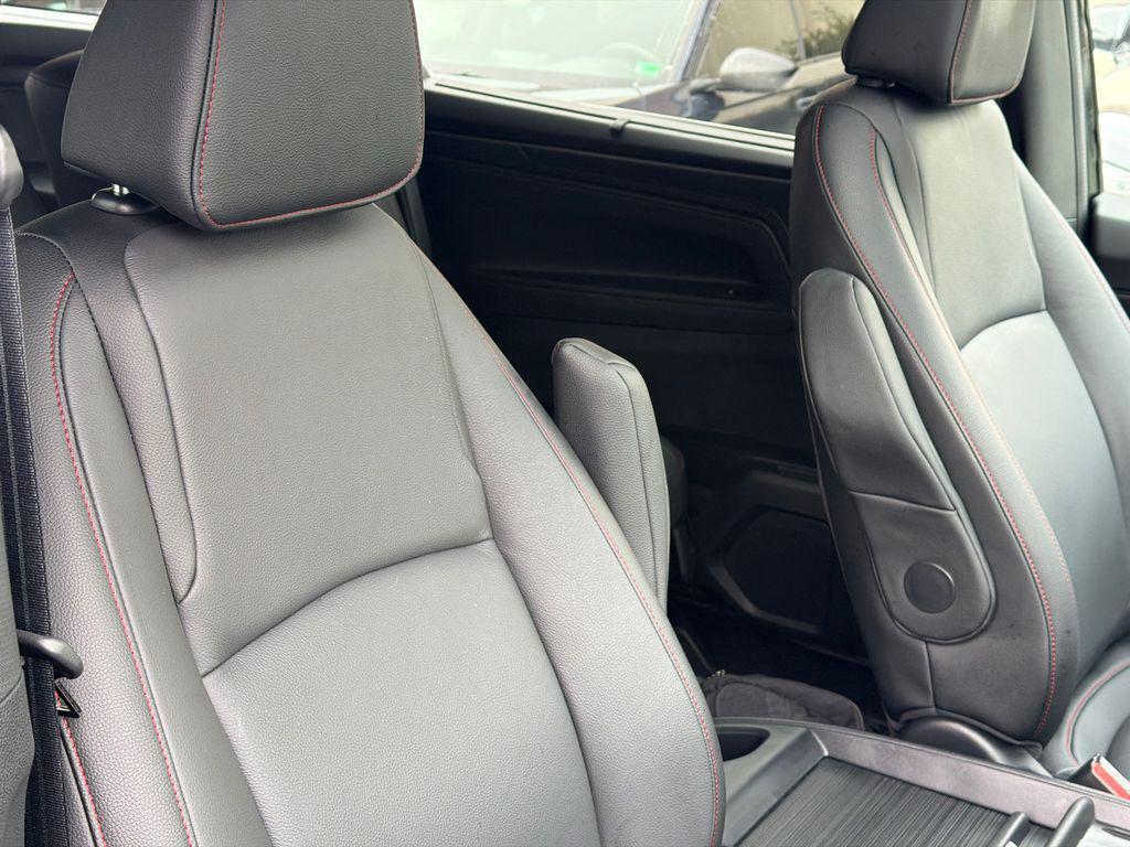 used 2025 Honda Odyssey car, priced at $38,000
