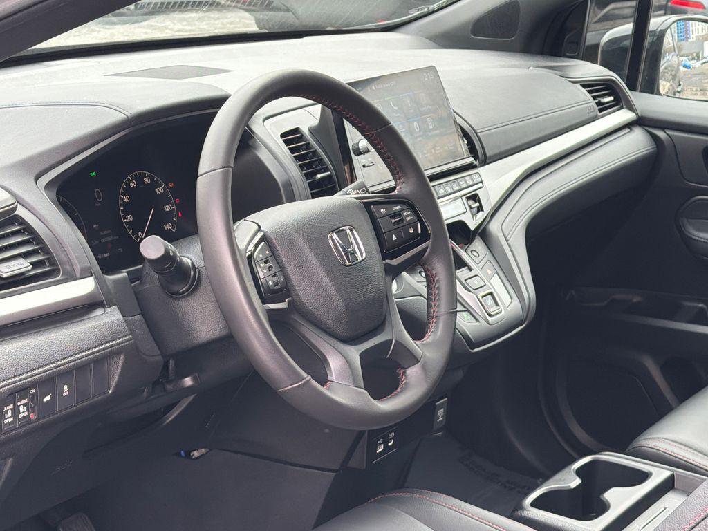 used 2025 Honda Odyssey car, priced at $38,000