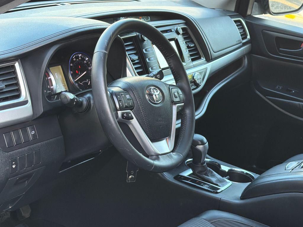 used 2015 Toyota Highlander car, priced at $17,999
