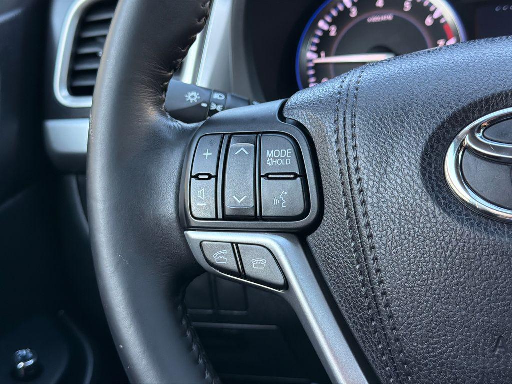 used 2015 Toyota Highlander car, priced at $17,999