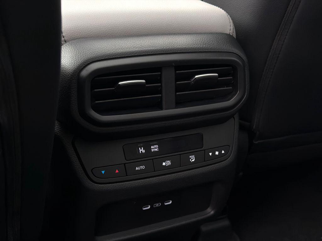 new 2025 Honda Pilot car, priced at $48,964