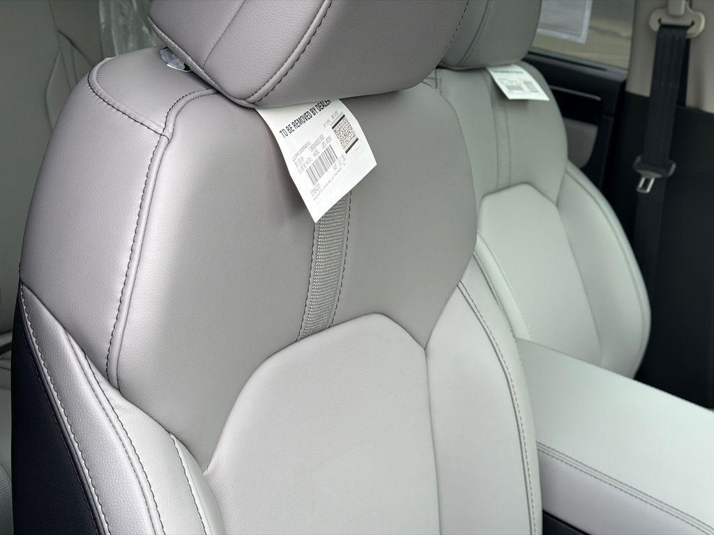 new 2025 Honda Pilot car, priced at $48,964