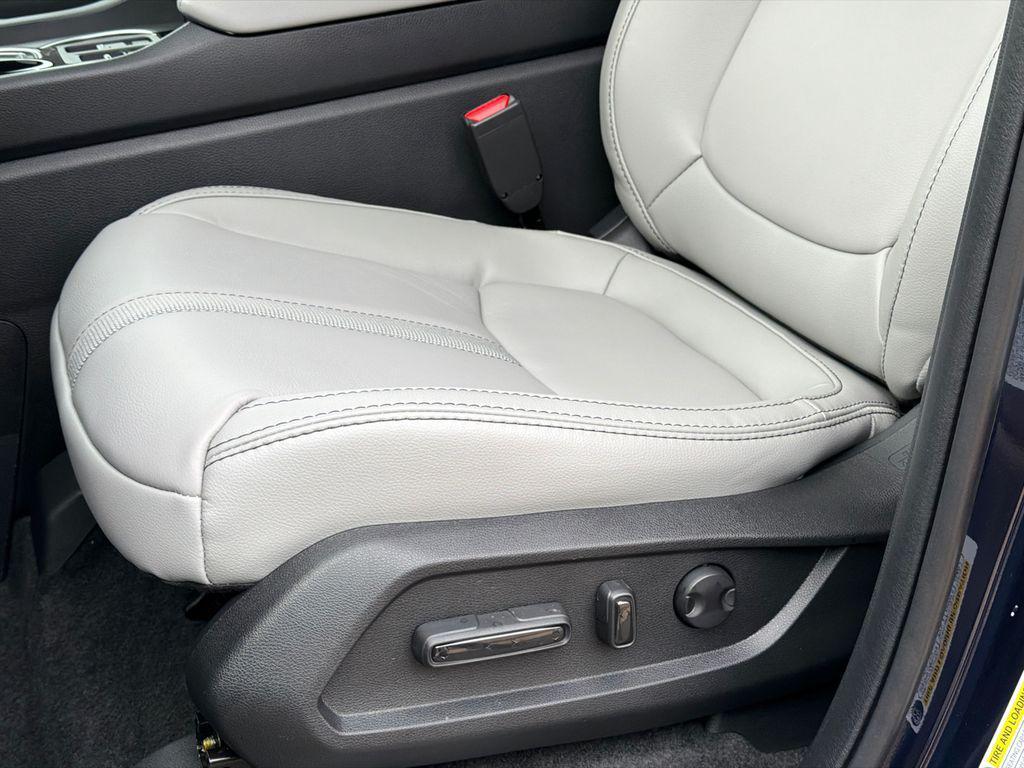 new 2025 Honda Pilot car, priced at $48,964