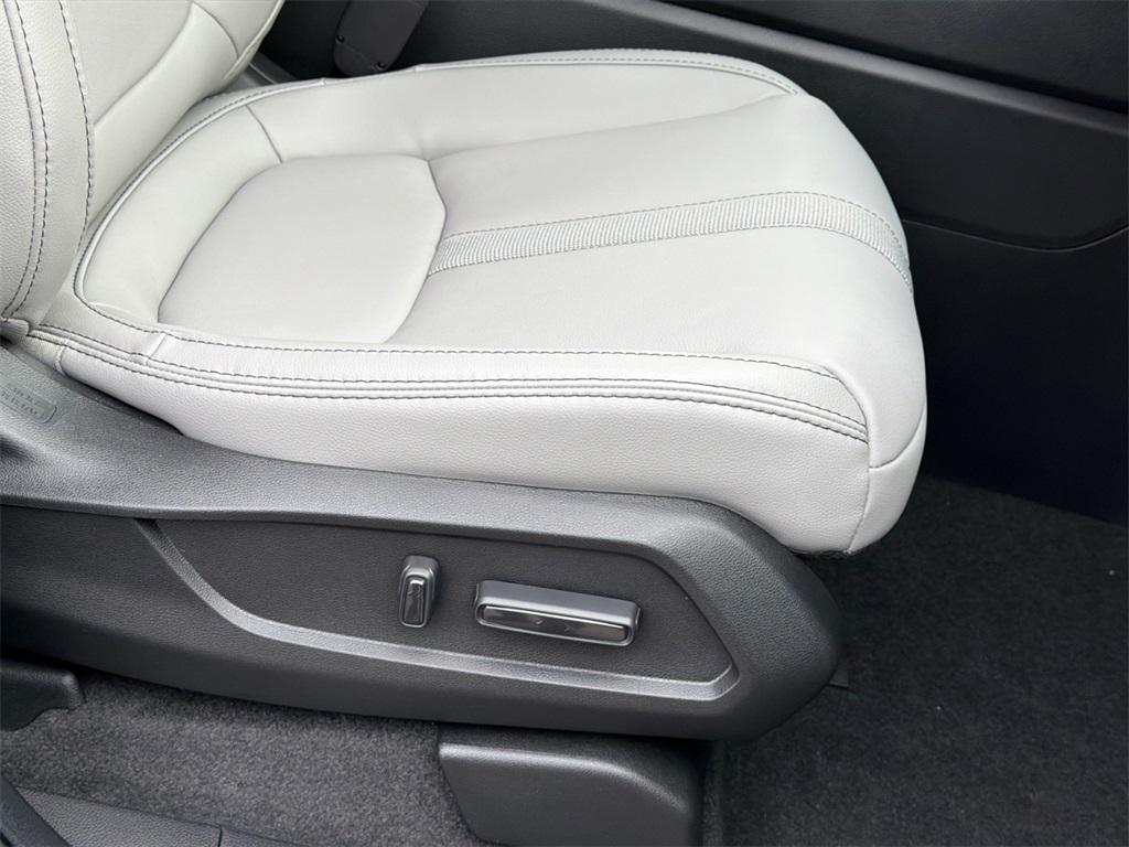 new 2025 Honda Pilot car, priced at $48,964