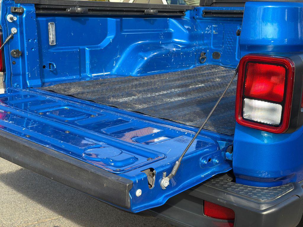 used 2021 Jeep Gladiator car, priced at $26,000