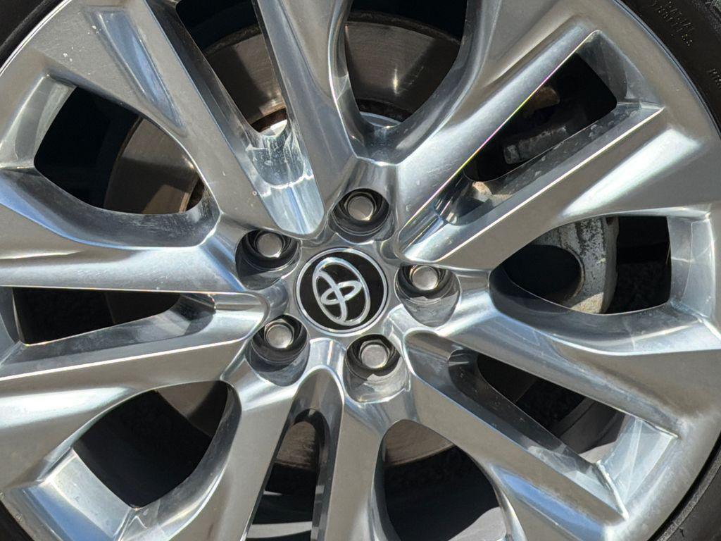 used 2022 Toyota Highlander Hybrid car, priced at $33,000