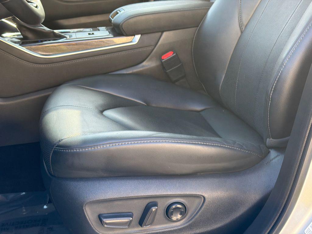 used 2022 Toyota Highlander Hybrid car, priced at $33,000