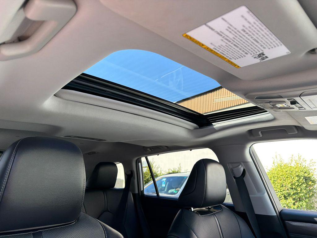 used 2022 Toyota Highlander Hybrid car, priced at $33,000